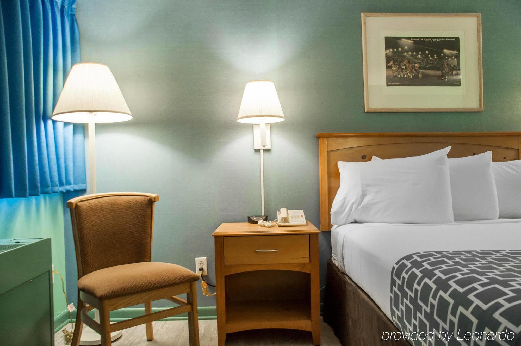 Econo Lodge Buffalo South Blasdell Exteriör bild