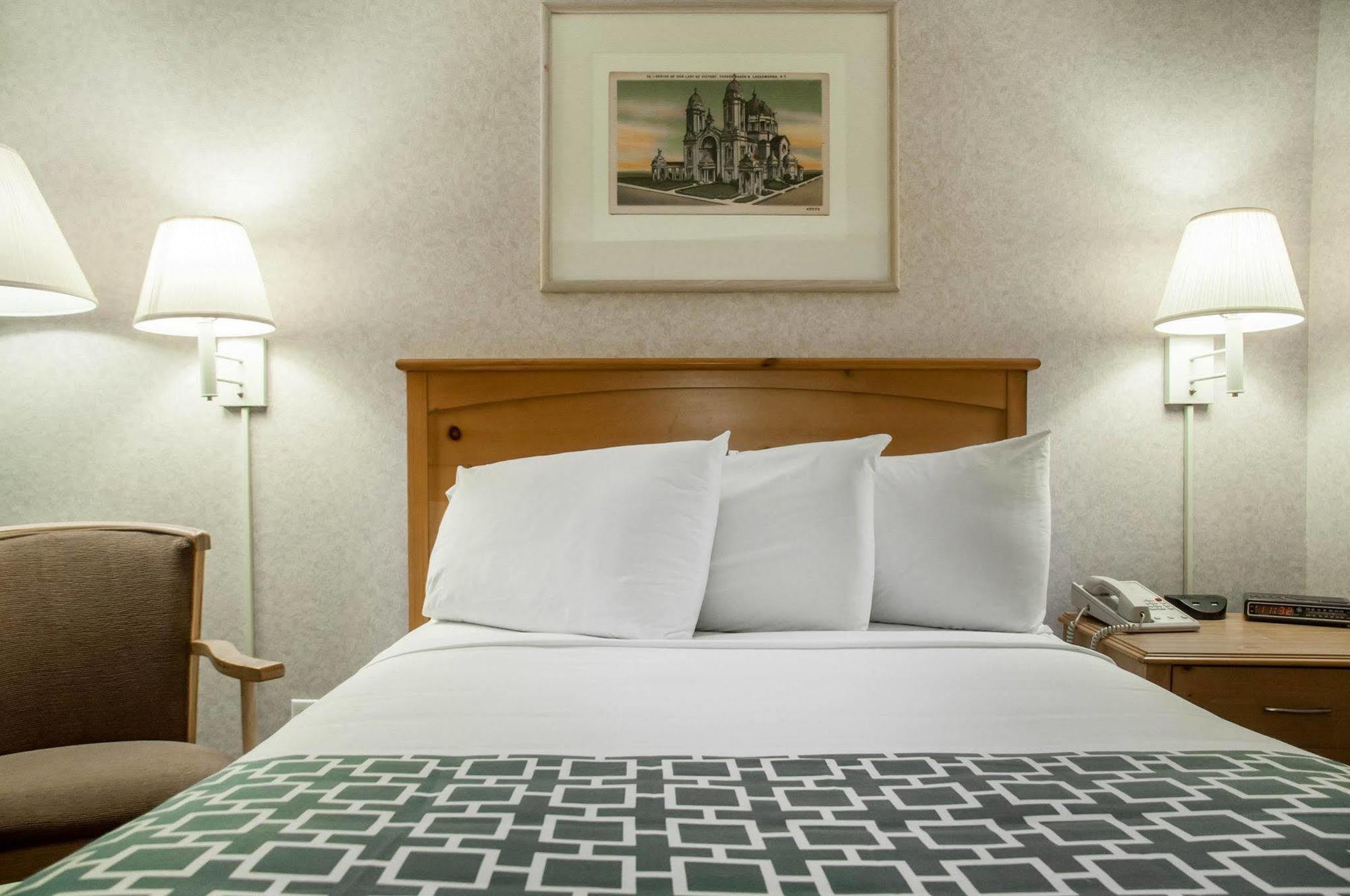 Econo Lodge Buffalo South Blasdell Exteriör bild